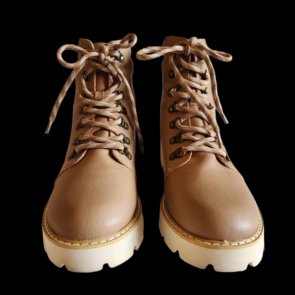 Oasis Society Lug Sole Combat Boots Beige/ Latte  Size 9 - Picture 3 of 13